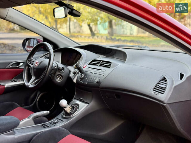 Красный Хонда Цивик, объемом двигателя 2 л и пробегом 110 тыс. км за 9500 $, фото 7 на Automoto.ua