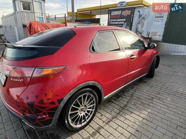 Червоний Хонда Сівік, об'ємом двигуна 1.8 л та пробігом 131 тис. км за 7900 $, фото 5 на Automoto.ua