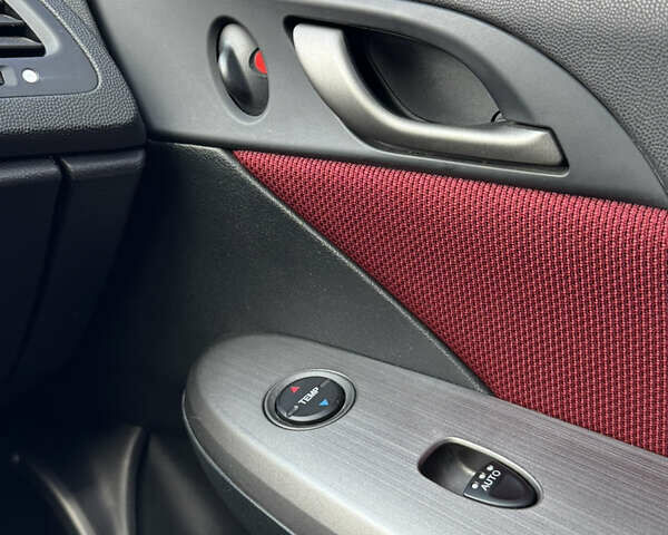 Красный Хонда Цивик, объемом двигателя 2 л и пробегом 110 тыс. км за 9500 $, фото 27 на Automoto.ua