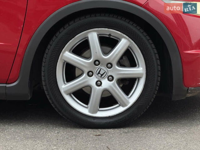 Красный Хонда Цивик, объемом двигателя 1.8 л и пробегом 282 тыс. км за 5999 $, фото 11 на Automoto.ua