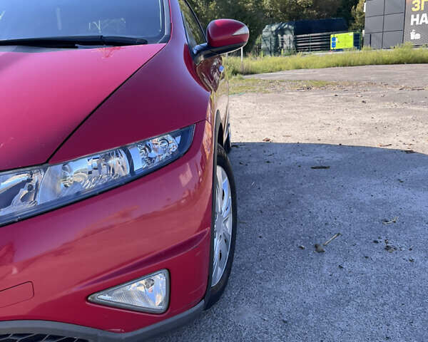 Красный Хонда Цивик, объемом двигателя 1.8 л и пробегом 250 тыс. км за 6500 $, фото 5 на Automoto.ua