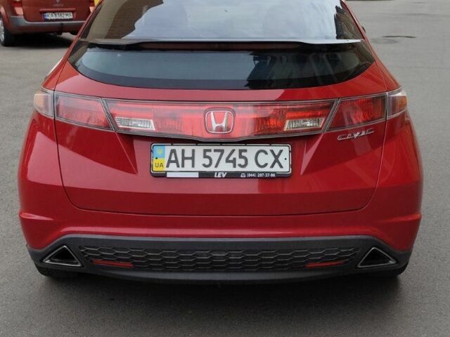 Красный Хонда Цивик, объемом двигателя 1.8 л и пробегом 220 тыс. км за 6500 $, фото 3 на Automoto.ua
