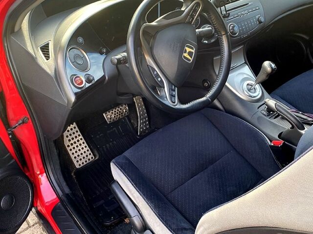 Красный Хонда Цивик, объемом двигателя 1.8 л и пробегом 131 тыс. км за 7900 $, фото 8 на Automoto.ua