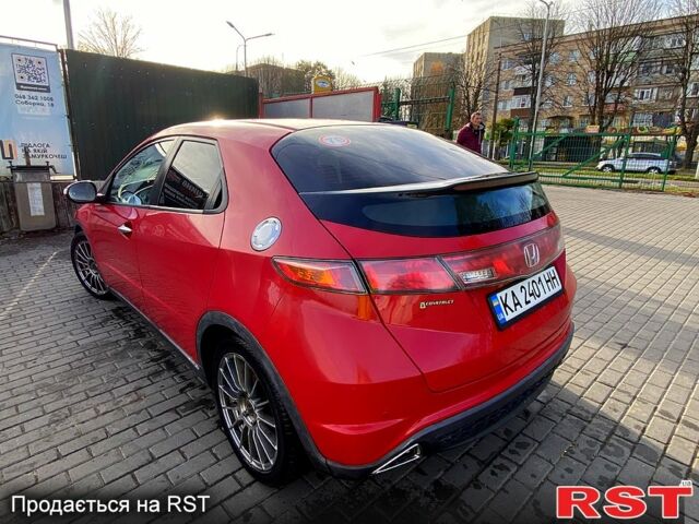 Красный Хонда Цивик, объемом двигателя 1.8 л и пробегом 131 тыс. км за 7900 $, фото 3 на Automoto.ua