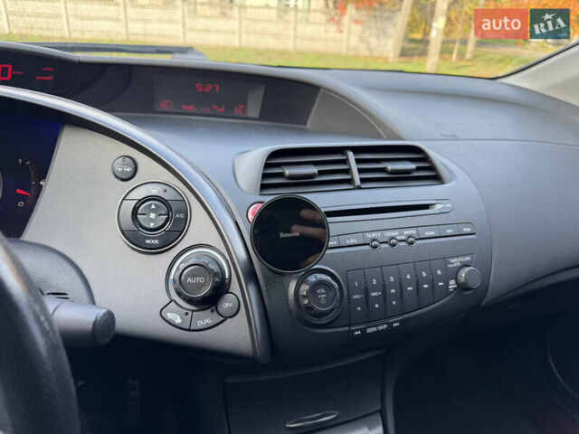 Красный Хонда Цивик, объемом двигателя 2 л и пробегом 110 тыс. км за 9500 $, фото 22 на Automoto.ua