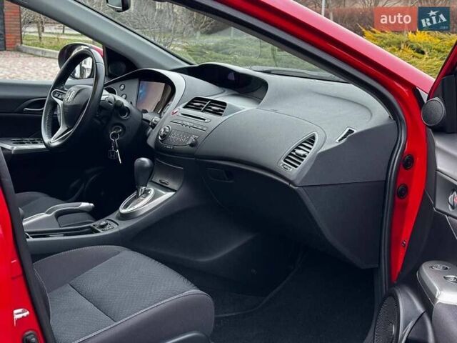 Червоний Хонда Сівік, об'ємом двигуна 1.8 л та пробігом 120 тис. км за 9999 $, фото 10 на Automoto.ua