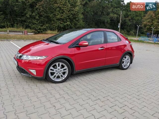 Красный Хонда Цивик, объемом двигателя 1.8 л и пробегом 199 тыс. км за 8900 $, фото 1 на Automoto.ua