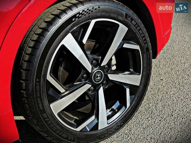 Красный Хонда Цивик, объемом двигателя 1.8 л и пробегом 113 тыс. км за 9800 $, фото 4 на Automoto.ua