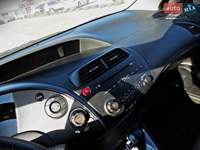 Красный Хонда Цивик, объемом двигателя 1.8 л и пробегом 113 тыс. км за 9800 $, фото 9 на Automoto.ua