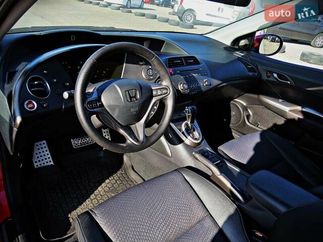 Красный Хонда Цивик, объемом двигателя 1.8 л и пробегом 113 тыс. км за 9800 $, фото 5 на Automoto.ua