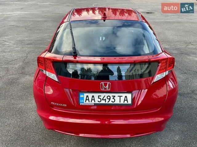 Красный Хонда Цивик, объемом двигателя 1.8 л и пробегом 100 тыс. км за 12500 $, фото 25 на Automoto.ua