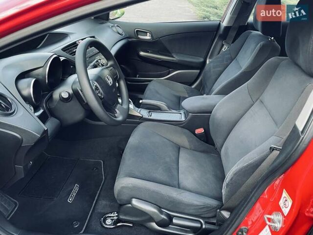 Красный Хонда Цивик, объемом двигателя 1.8 л и пробегом 100 тыс. км за 12500 $, фото 62 на Automoto.ua