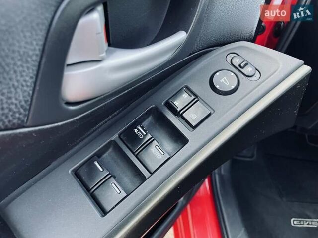 Красный Хонда Цивик, объемом двигателя 1.8 л и пробегом 100 тыс. км за 12500 $, фото 56 на Automoto.ua