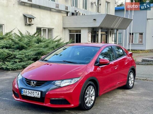 Красный Хонда Цивик, объемом двигателя 1.8 л и пробегом 100 тыс. км за 12500 $, фото 5 на Automoto.ua