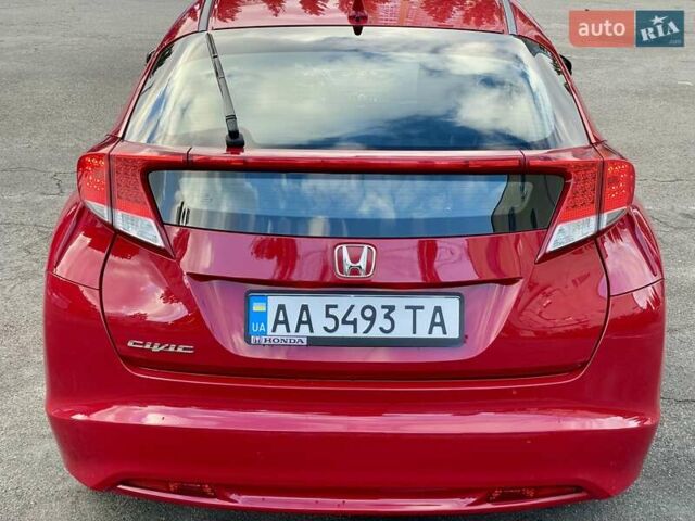 Красный Хонда Цивик, объемом двигателя 1.8 л и пробегом 100 тыс. км за 12500 $, фото 4 на Automoto.ua