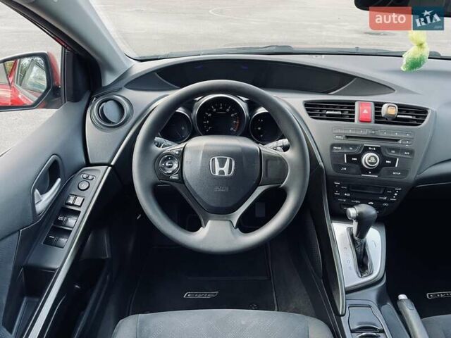 Красный Хонда Цивик, объемом двигателя 1.8 л и пробегом 100 тыс. км за 12500 $, фото 53 на Automoto.ua