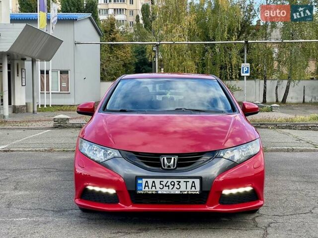 Красный Хонда Цивик, объемом двигателя 1.8 л и пробегом 100 тыс. км за 12500 $, фото 2 на Automoto.ua