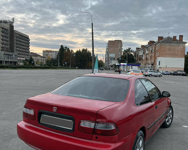 Красный Хонда Цивик, объемом двигателя 1.5 л и пробегом 350 тыс. км за 3500 $, фото 3 на Automoto.ua