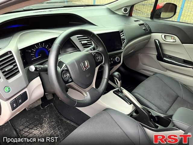 Красный Хонда Цивик, объемом двигателя 1.8 л и пробегом 156 тыс. км за 12100 $, фото 5 на Automoto.ua