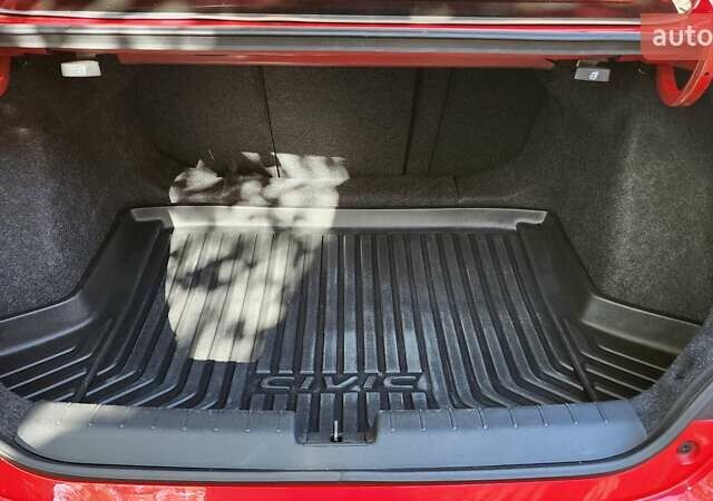 Хонда Цивик 2020 в Днепре (Днепропетровске) на Automoto.ua Красный Хонда Цивик, объемом двигателя 1.3 л и пробегом 130 тыс. км за 16500 $, фото 14 на Automoto.ua