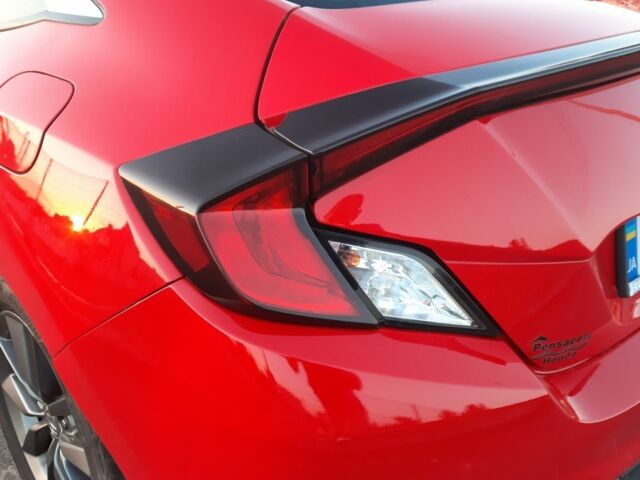 Красный Хонда Цивик, объемом двигателя 1.5 л и пробегом 105 тыс. км за 15600 $, фото 5 на Automoto.ua