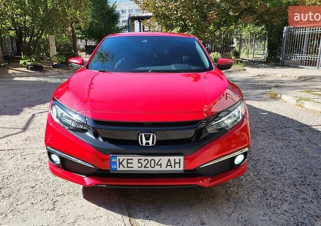 Хонда Цивик 2020 в Днепре (Днепропетровске) на Automoto.ua Красный Хонда Цивик, объемом двигателя 1.3 л и пробегом 130 тыс. км за 16500 $, фото 2 на Automoto.ua
