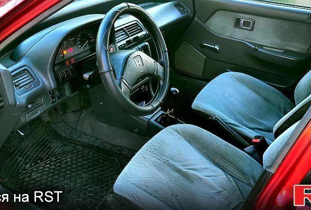 Красный Хонда Цивик, объемом двигателя 15 л и пробегом 350 тыс. км за 1050 $, фото 7 на Automoto.ua