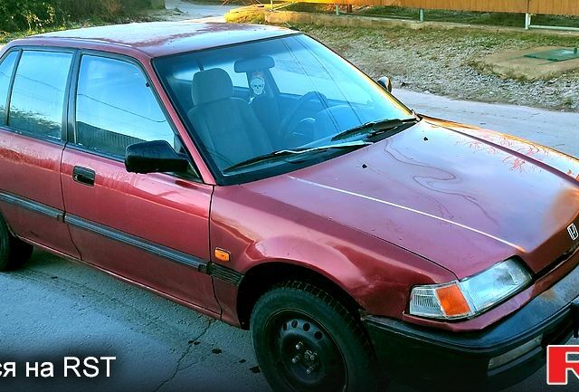 Красный Хонда Цивик, объемом двигателя 15 л и пробегом 350 тыс. км за 1050 $, фото 5 на Automoto.ua