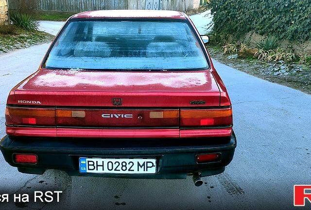 Красный Хонда Цивик, объемом двигателя 15 л и пробегом 350 тыс. км за 1050 $, фото 3 на Automoto.ua