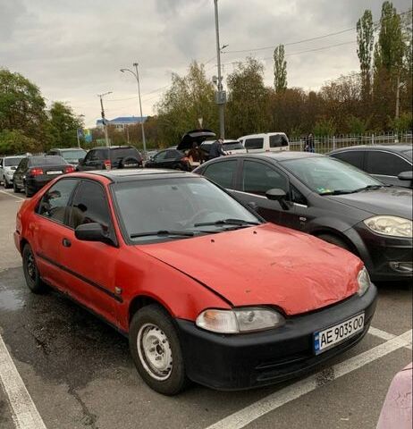 Красный Хонда Цивик, объемом двигателя 1.5 л и пробегом 350 тыс. км за 1000 $, фото 1 на Automoto.ua