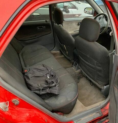 Красный Хонда Цивик, объемом двигателя 1.5 л и пробегом 350 тыс. км за 1000 $, фото 6 на Automoto.ua