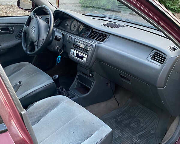 Красный Хонда Цивик, объемом двигателя 1.49 л и пробегом 350 тыс. км за 2150 $, фото 6 на Automoto.ua