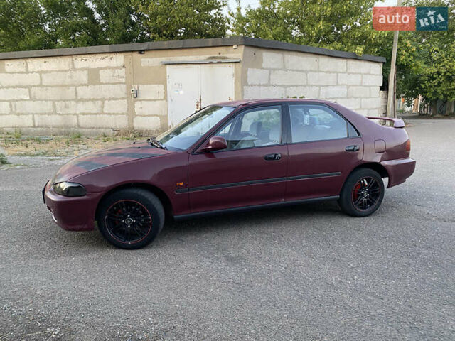 Красный Хонда Цивик, объемом двигателя 1.49 л и пробегом 350 тыс. км за 2150 $, фото 2 на Automoto.ua