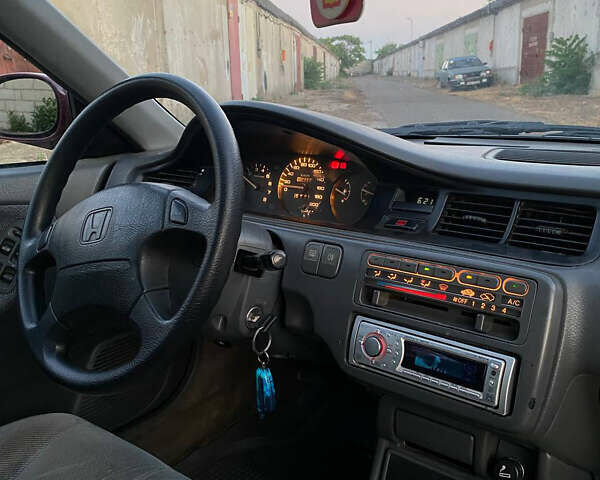 Красный Хонда Цивик, объемом двигателя 1.49 л и пробегом 350 тыс. км за 2150 $, фото 4 на Automoto.ua