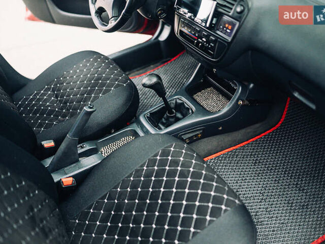 Червоний Хонда Сівік, об'ємом двигуна 1.4 л та пробігом 222 тис. км за 2800 $, фото 9 на Automoto.ua