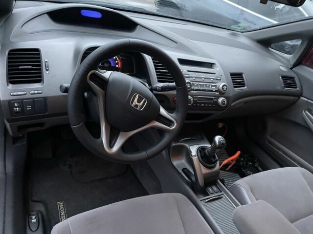 Красный Хонда Цивик, объемом двигателя 1.8 л и пробегом 185 тыс. км за 7100 $, фото 6 на Automoto.ua