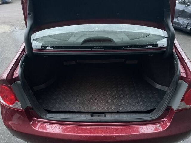 Красный Хонда Цивик, объемом двигателя 1.8 л и пробегом 185 тыс. км за 7100 $, фото 3 на Automoto.ua