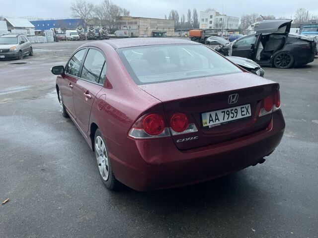 Красный Хонда Цивик, объемом двигателя 1.8 л и пробегом 185 тыс. км за 7100 $, фото 2 на Automoto.ua