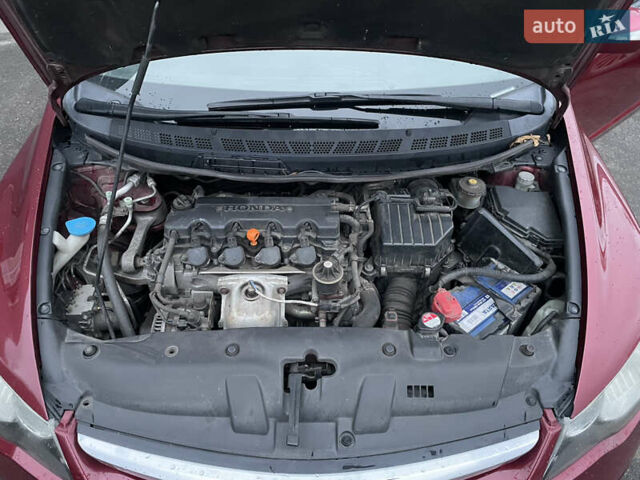 Красный Хонда Цивик, объемом двигателя 1.8 л и пробегом 185 тыс. км за 7100 $, фото 5 на Automoto.ua