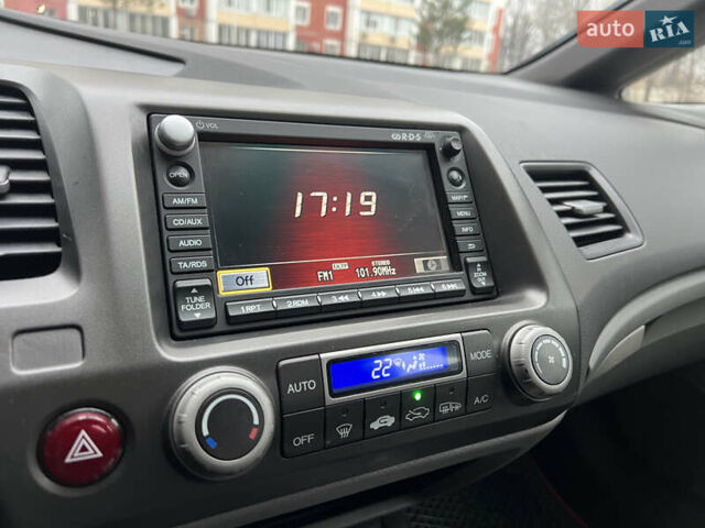 Красный Хонда Цивик, объемом двигателя 1.3 л и пробегом 321 тыс. км за 5650 $, фото 21 на Automoto.ua