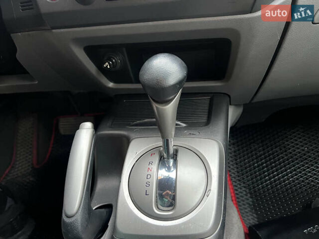 Красный Хонда Цивик, объемом двигателя 1.3 л и пробегом 321 тыс. км за 5650 $, фото 36 на Automoto.ua