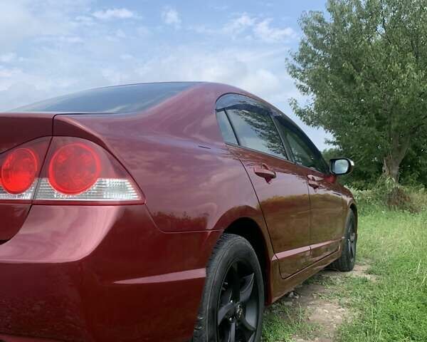 Красный Хонда Цивик, объемом двигателя 1.8 л и пробегом 315 тыс. км за 5900 $, фото 3 на Automoto.ua