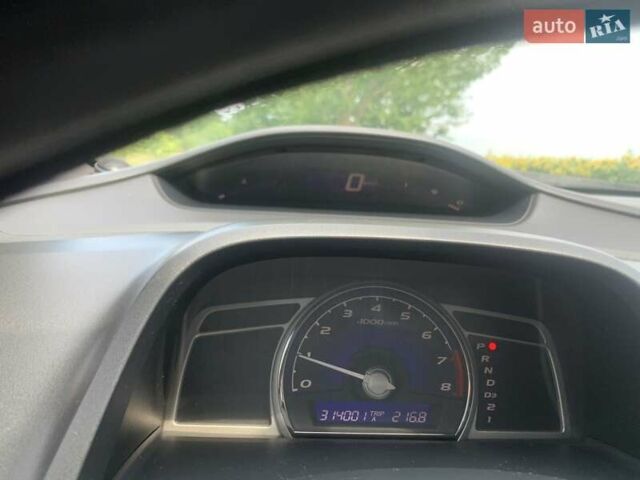 Красный Хонда Цивик, объемом двигателя 1.8 л и пробегом 315 тыс. км за 5900 $, фото 16 на Automoto.ua