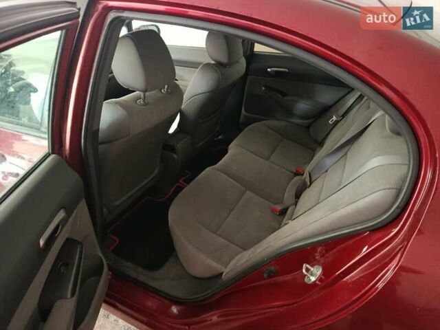 Красный Хонда Цивик, объемом двигателя 1.3 л и пробегом 320 тыс. км за 4700 $, фото 1 на Automoto.ua