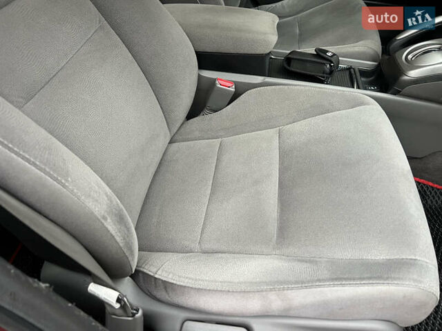 Красный Хонда Цивик, объемом двигателя 1.3 л и пробегом 321 тыс. км за 5650 $, фото 42 на Automoto.ua