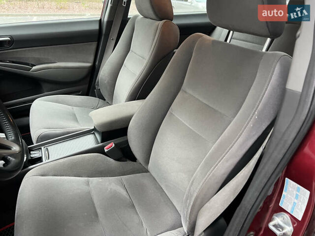 Красный Хонда Цивик, объемом двигателя 1.3 л и пробегом 321 тыс. км за 5650 $, фото 29 на Automoto.ua