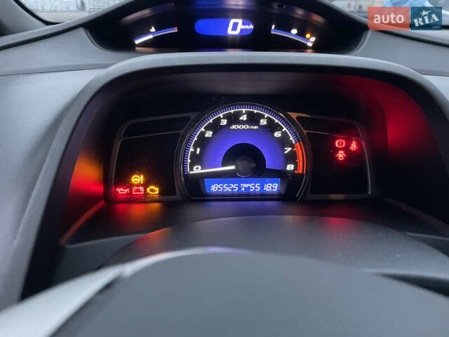 Красный Хонда Цивик, объемом двигателя 1.8 л и пробегом 185 тыс. км за 7100 $, фото 9 на Automoto.ua