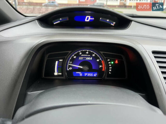 Красный Хонда Цивик, объемом двигателя 1.3 л и пробегом 321 тыс. км за 5650 $, фото 20 на Automoto.ua