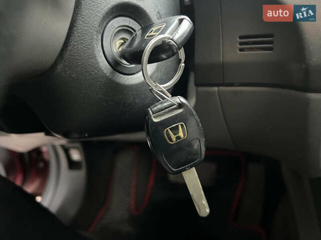 Красный Хонда Цивик, объемом двигателя 1.3 л и пробегом 321 тыс. км за 5650 $, фото 37 на Automoto.ua