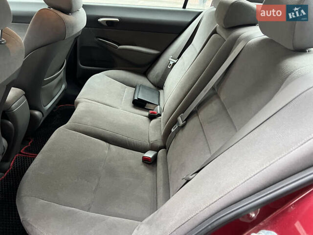 Красный Хонда Цивик, объемом двигателя 1.3 л и пробегом 321 тыс. км за 5650 $, фото 30 на Automoto.ua